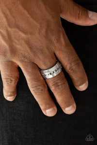 Paparazzi Jewelry & Accessories - Reigning Champ - Silver Ring. Bling By Titia Boutique
