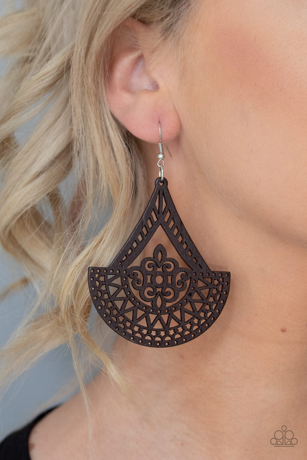 Paparazzi Jewelry & Accessories -Tiki Sunrise - Brown Earrings. Bling By Titia Boutique